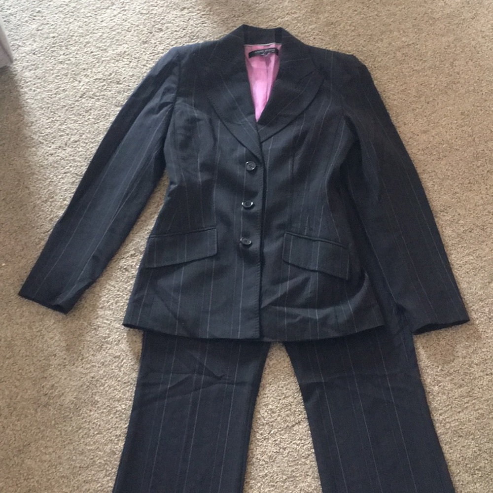 Anne Klein size 2 suit black and lavender